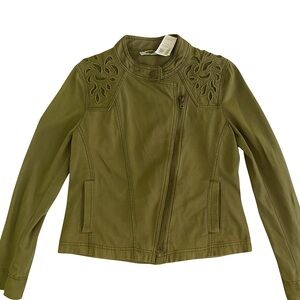 light weight army green jacket with cutouts in the back Linnen and cotton blend.